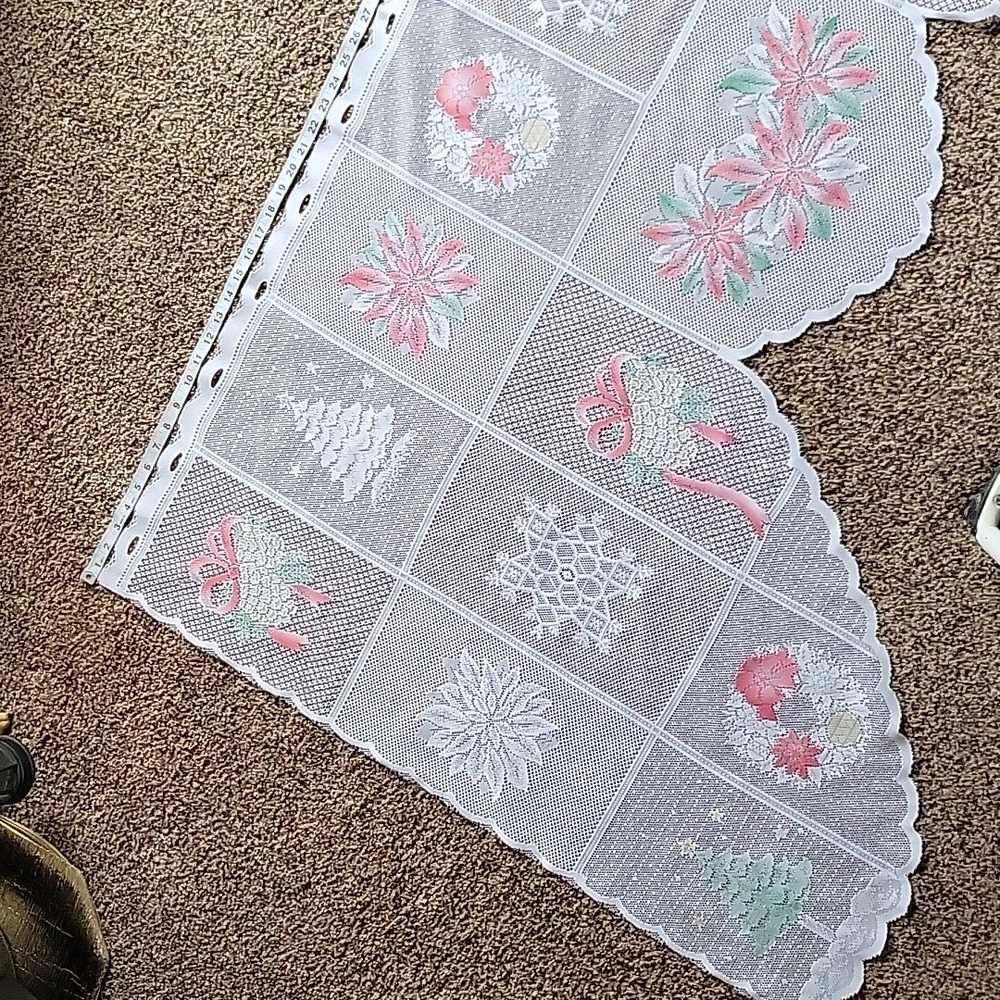 CHRISTMAS CURTAINS - Picture 8 of 12